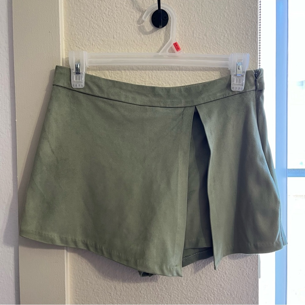 Forever 21 Olive Skorts